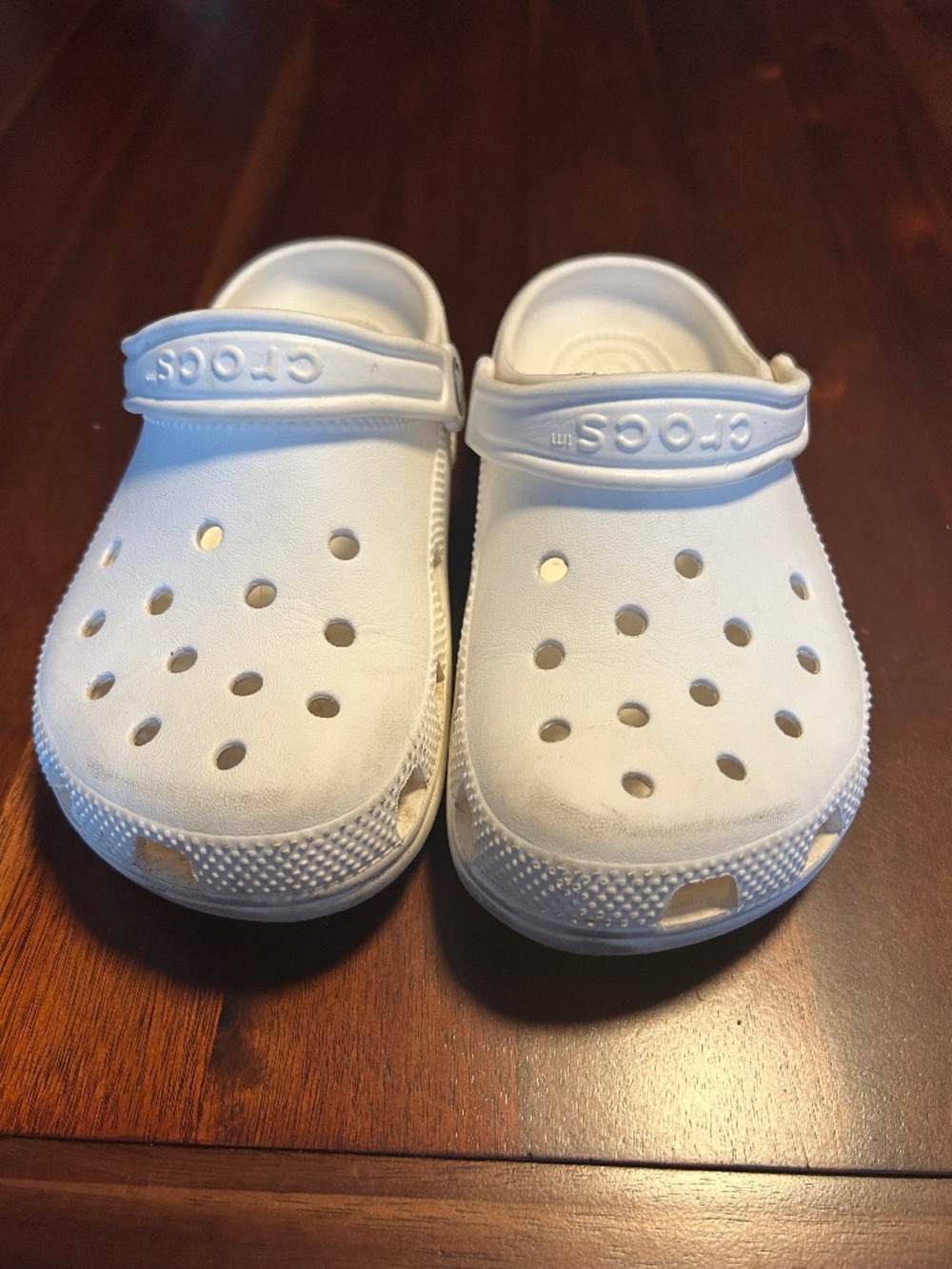 Crocs Kids Classic Clogs White Unisex Size Junior 2 (J2) Slip On Shoes